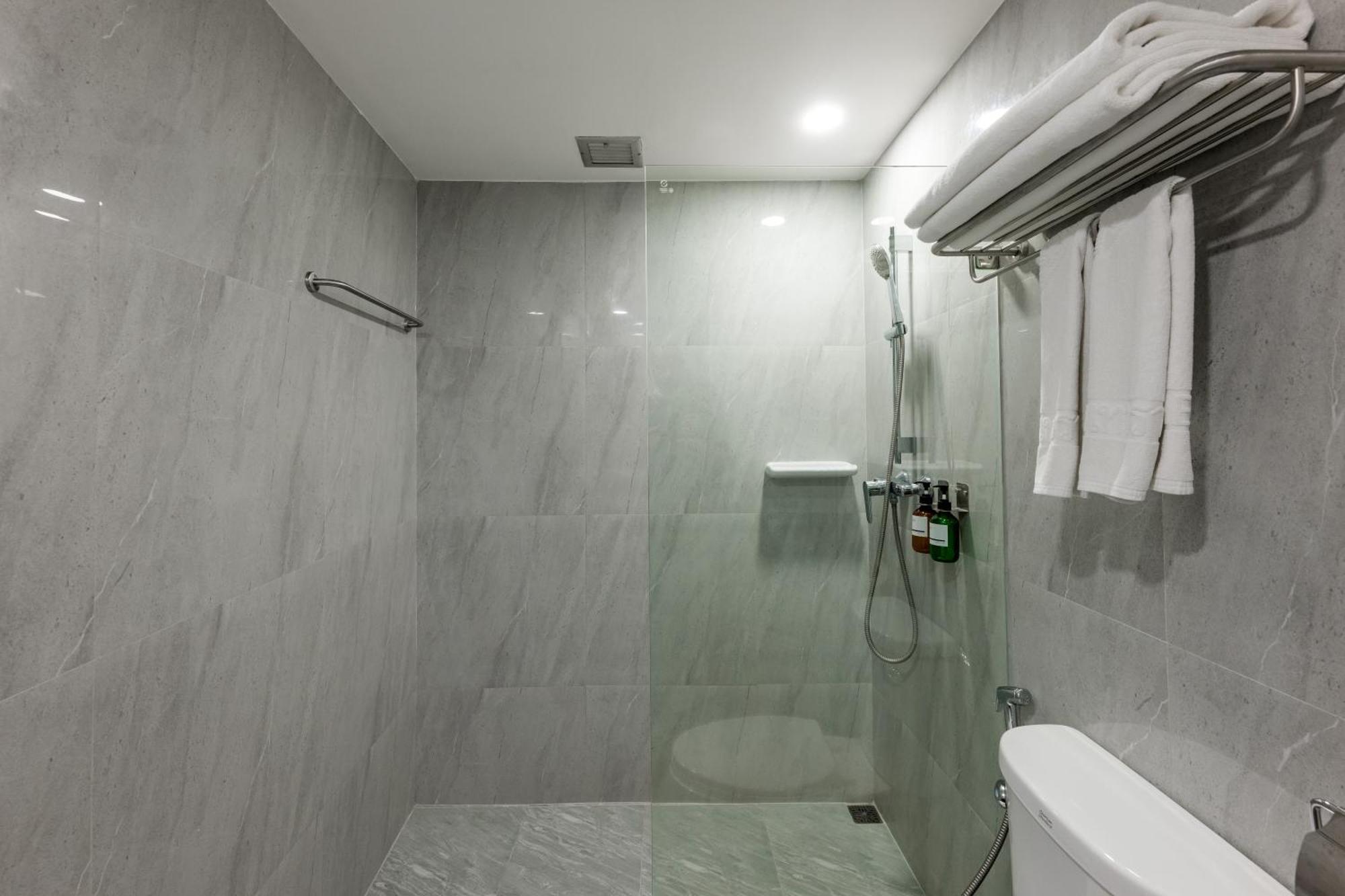 נאן Dhevaraj Hotel חדר תמונה