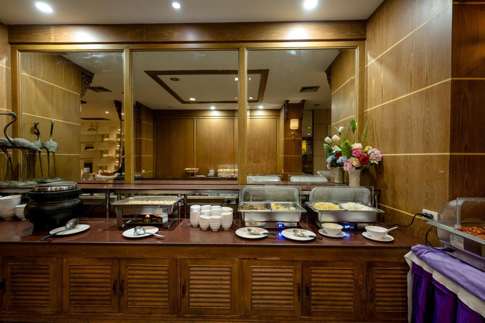 נאן Dhevaraj Hotel מראה חיצוני תמונה