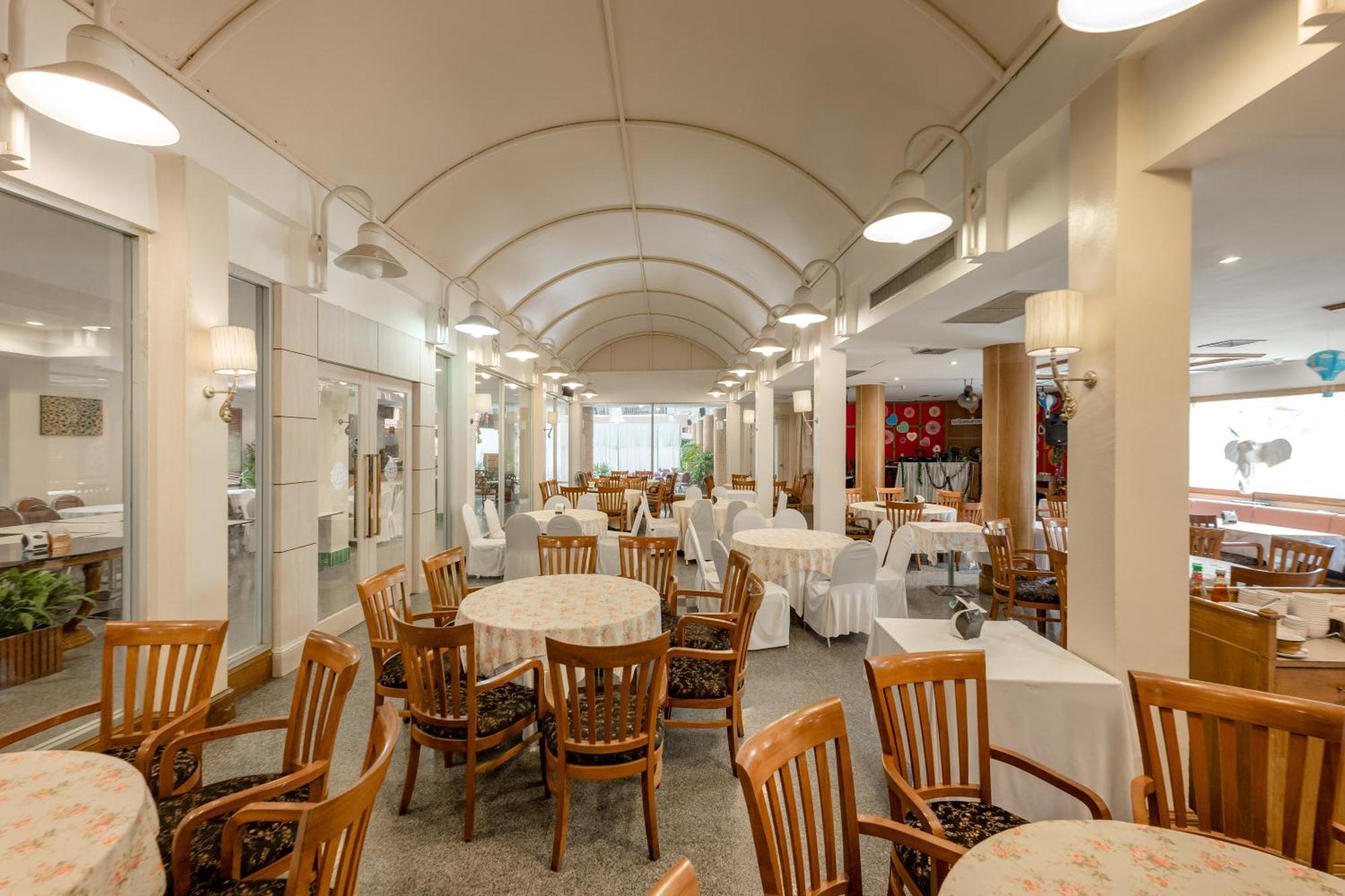 נאן Dhevaraj Hotel מראה חיצוני תמונה