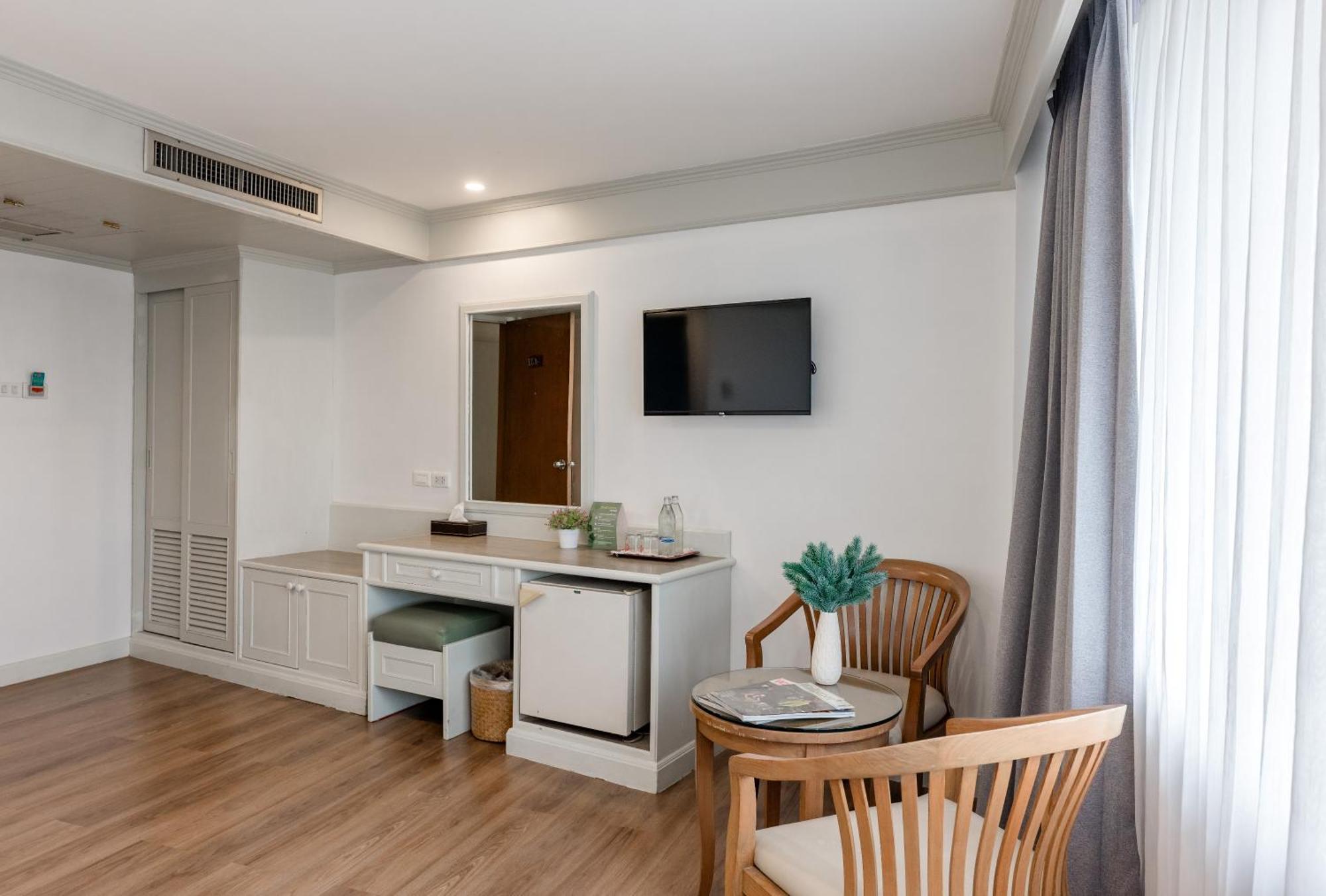 נאן Dhevaraj Hotel מראה חיצוני תמונה